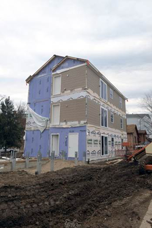 Unibilt, Six Module, Three Story Apartment Building goes up in less than Two Days!